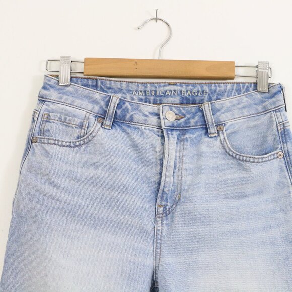 American Eagle Strigid Light Wash Short - Picture 3 of 6